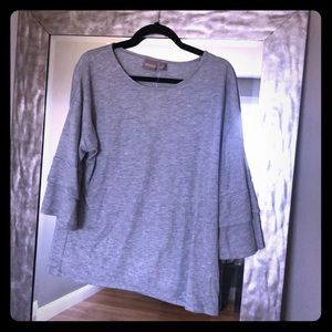 Grey/silver top